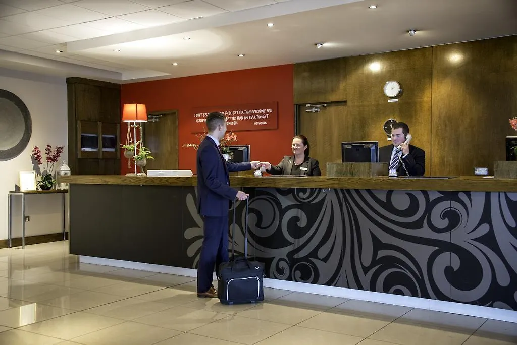 Cork Airport Hotel 4*,